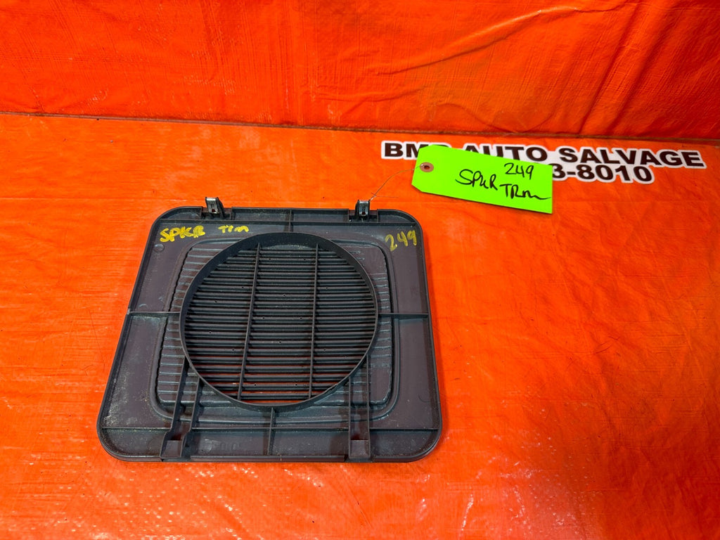 1996 96 TOYOTA TACOMA   LEFT OR RIGHT REAR   SPEAKER TRIM GRILLE   OEM #2497