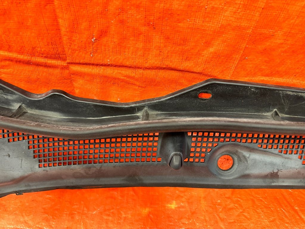 09 14 ACURA TSX   WINDSHIELD WIPER COWL TRIM PLASTIC BEZEL   OEM FACTORY #3217