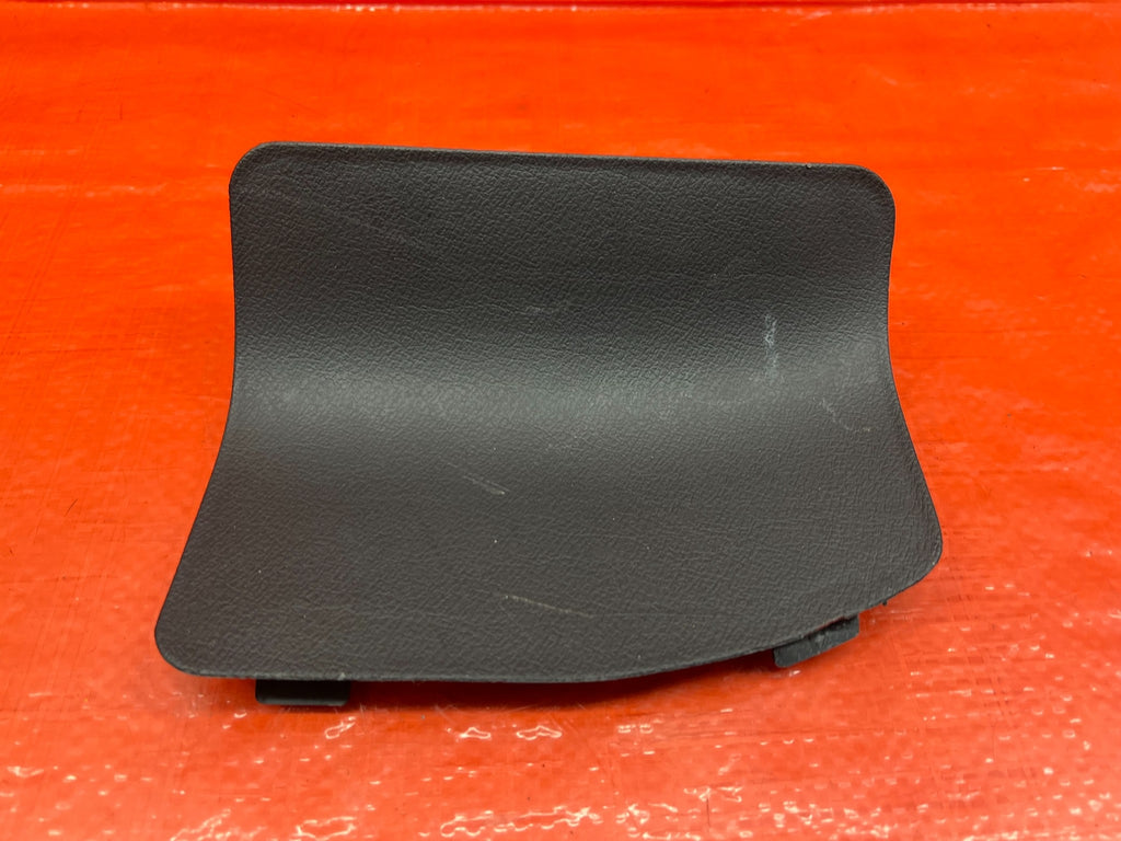 02 05 HONDA CIVIC SI EP3 HATCHBACK   TAIL LIGHT TRIM PLASTIC COVER RIGHT OEM 1765