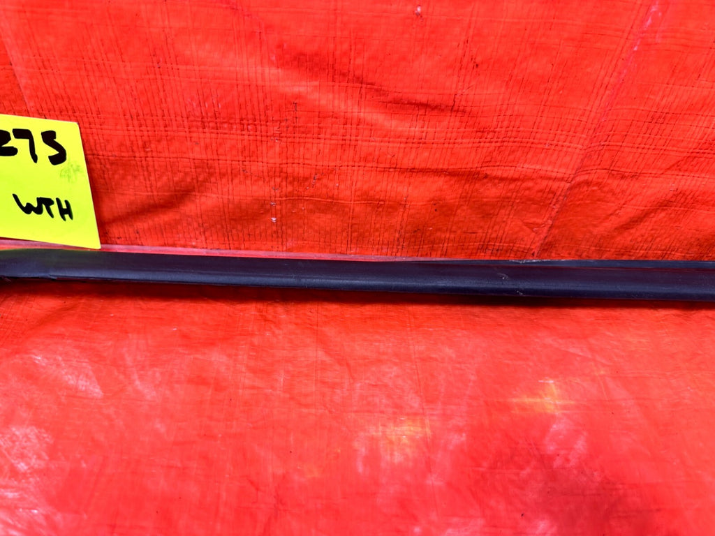 04 08 ACURA TSX   DRIVER LEFT REAR DOOR WEATHER STRIP TRIM SEAL GASKET OEM 2752