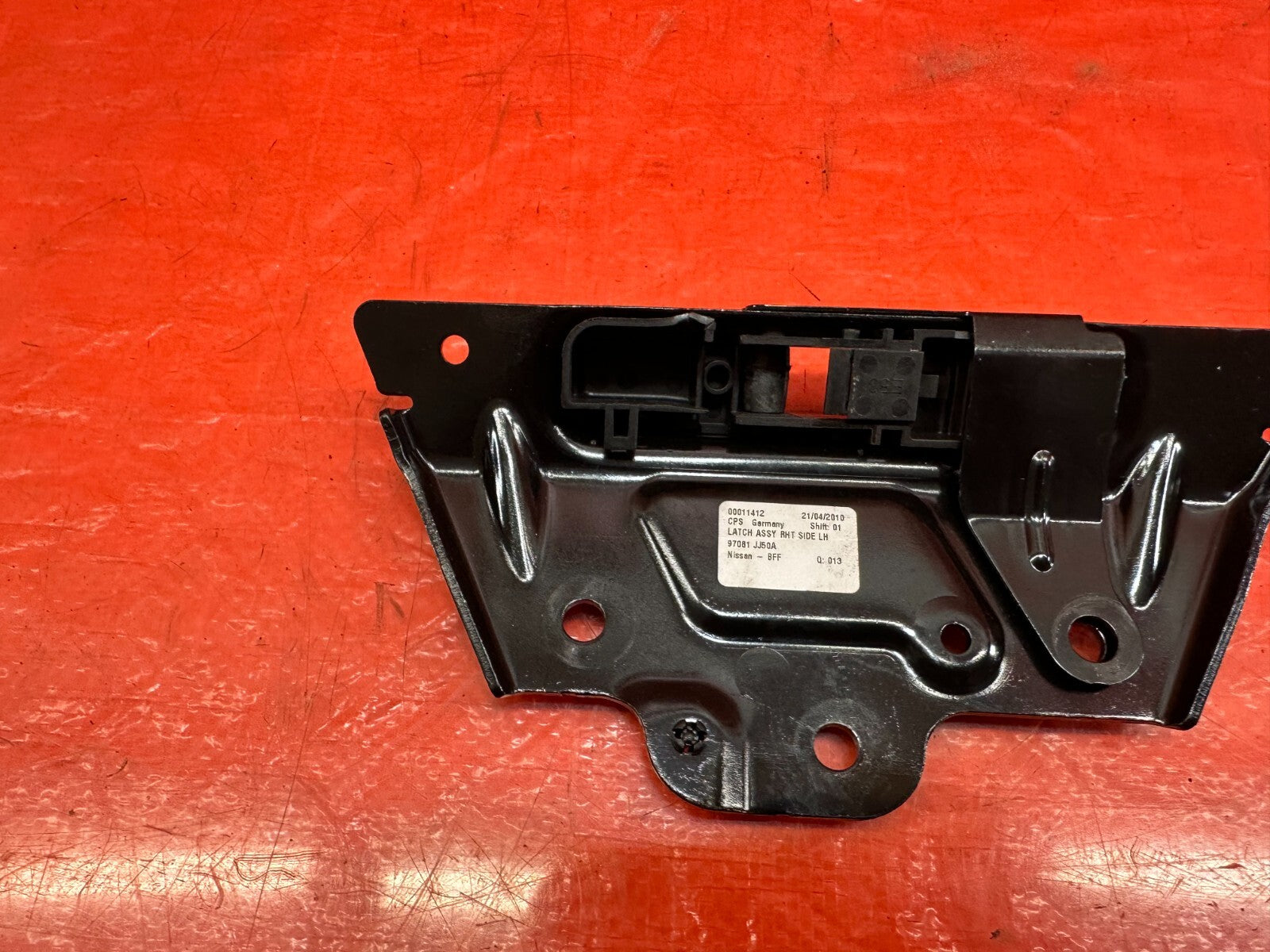 09 15 INFINITI G37 CONVERTIBLE TOP LATCH   LEFT SIDE   97081 JJ50A OEM #2323