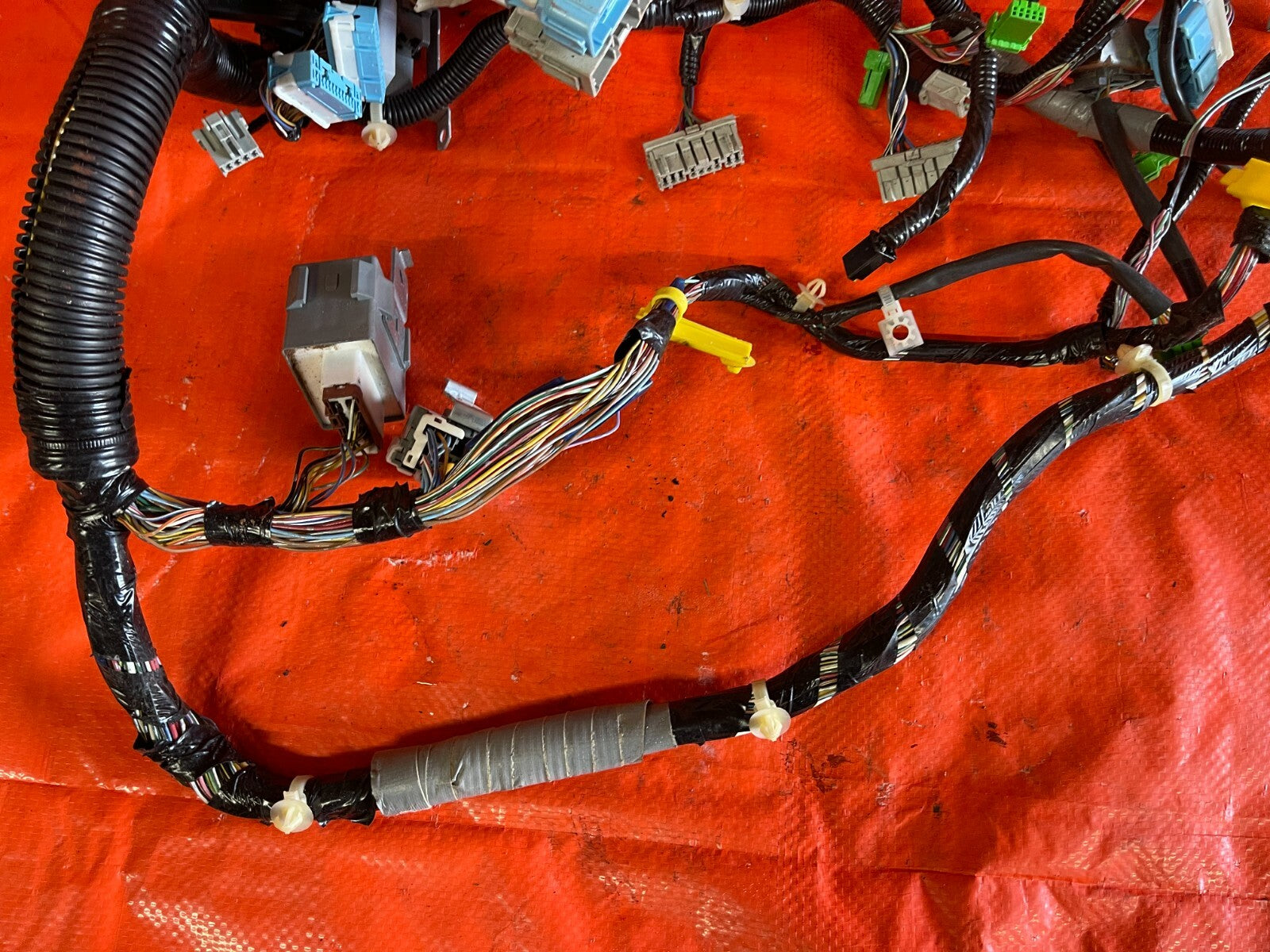 00 01 HONDA S2000   INTERIOR FUSE BOX WIRING HARNESS   32150 S2A A005   OEM OE2