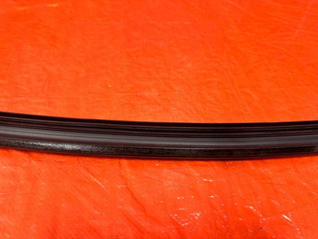 17 20 INFINITI Q60   DRIVER LEFT UPPER DOOR TO CHASSIS WEATHER STRIP SEAL OEM 8911