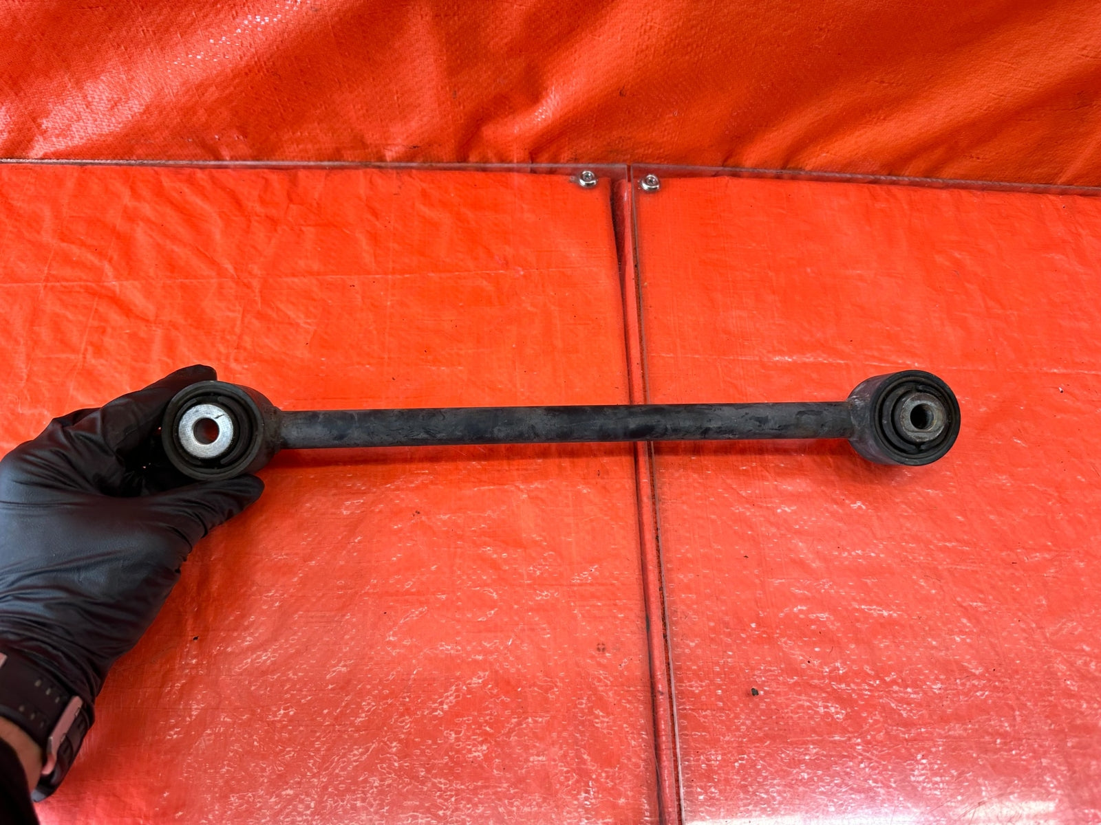 04 08 ACURA TSX   PASSENGER RIGHT REAR CONTROL ARM   15.5 INCH LENGTH   OEM 2058