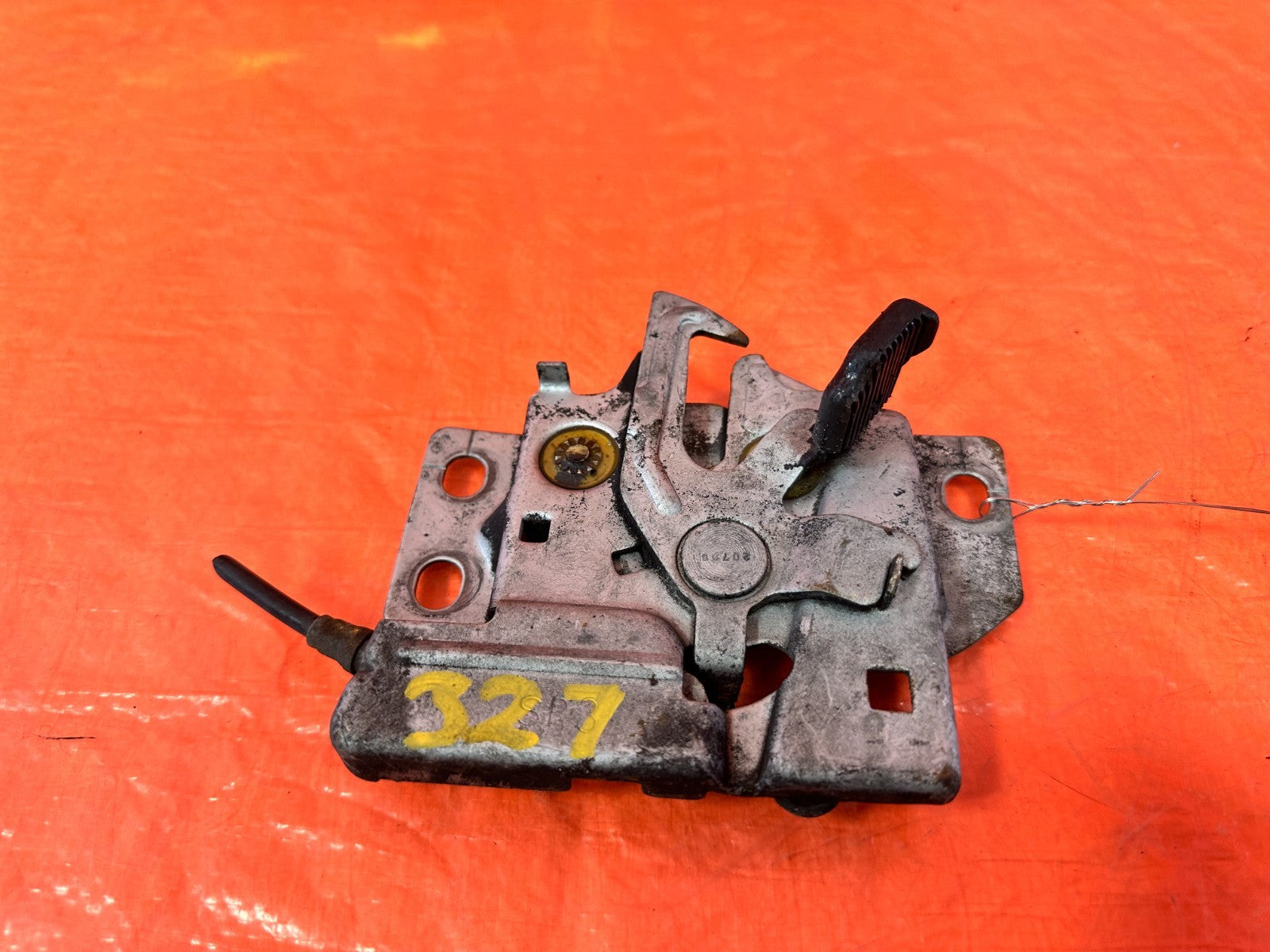 92 95 HONDA CIVIC   HOOD LATCH LOCKING MECHANISM LOCK   OEM FACTORY #3271
