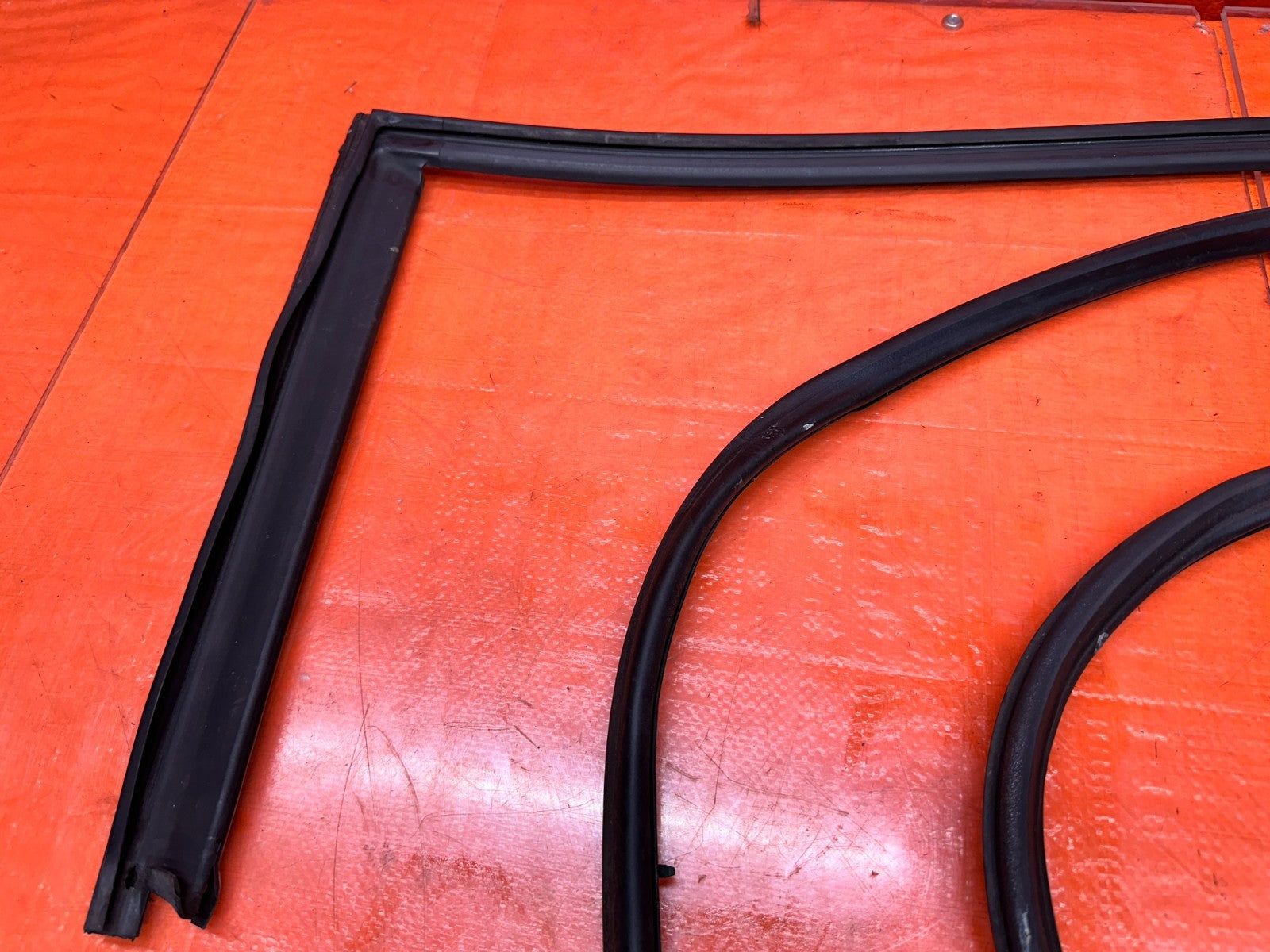 97 01 HONDA PRELUDE 2.2L PASSENGER RIGHT FRONT DOOR WEATHER STRIP SEAL OEM #3359