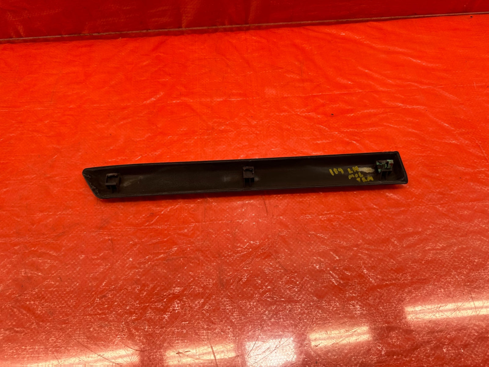 90 93 ACURA INTEGRA 2D QUARTER PANEL MOLDING TRIM DRIVER LEFT SIDE OEM #18910