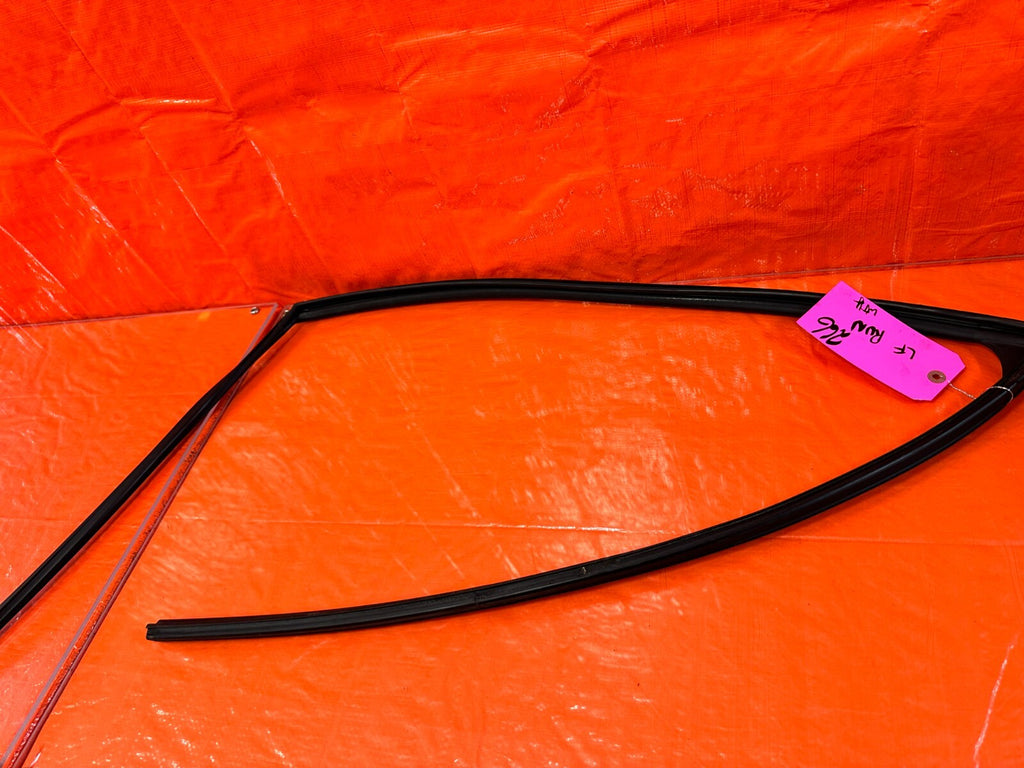 15 21 SUBARU WRX & STI LEFT FRONT WINDOW GLASS RUN CHANNEL   OEM #2665
