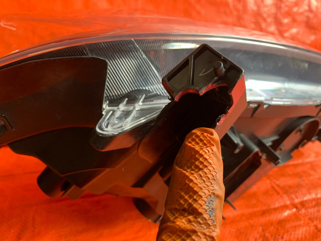 OEM 2016 16 HONDA CR V CRV PASSENGER RIGHT HEADLIGHT HEADLAMP   NON LED   HALO4