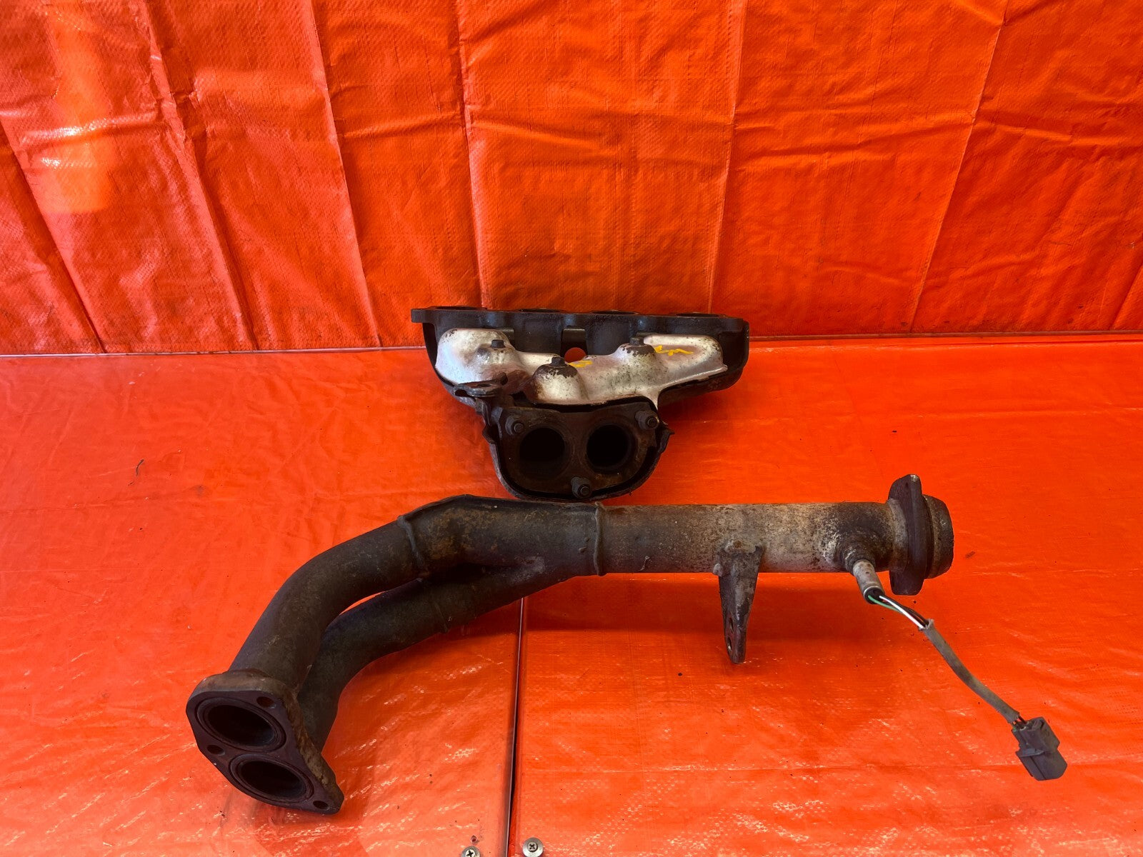 94 01 ACURA INTEGRA B18B1 NON VTEC EXHAUST MANIFOLD W/ SHIELD HEADER OEM #16512