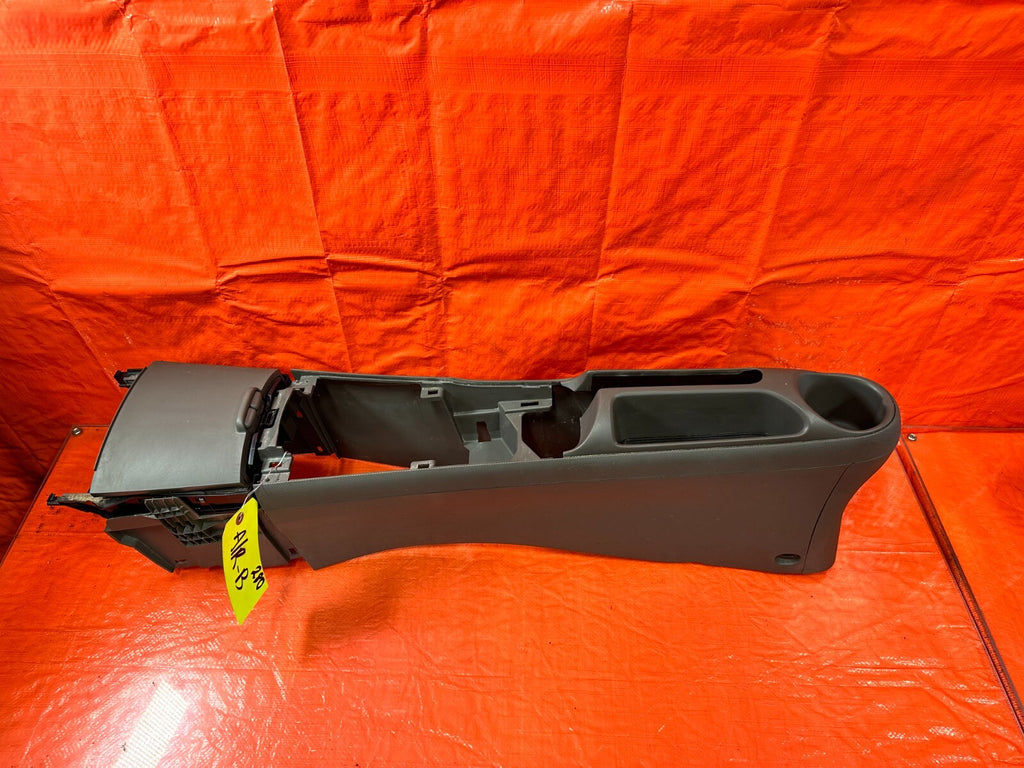 02 06 ACURA RSX   ARM REST CENTER CONSOLE ASSEMBLY   TAN IN COLOR   OEM #280 18