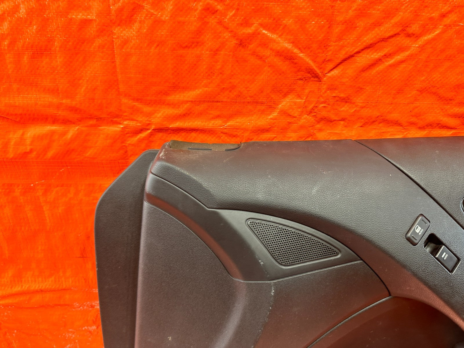 13 16 HYUNDAI GENESIS COUPE   R SPEC   LEFT AND RIGHT DOOR PANELS CARDS LINERS6