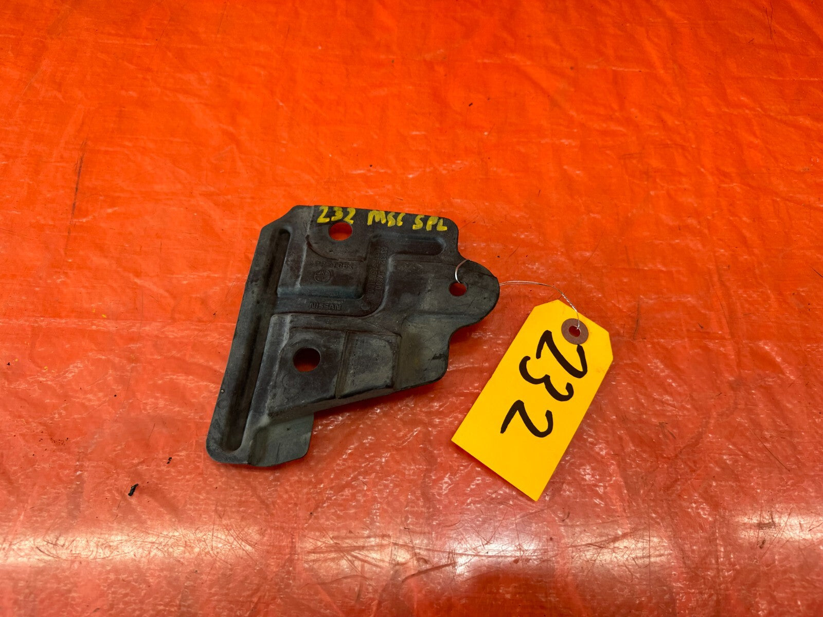 08 15 INFINITI G37 COUPE   FRONT RIGHT FENDER SPLASH SHIELD GUARD   OEM #2322