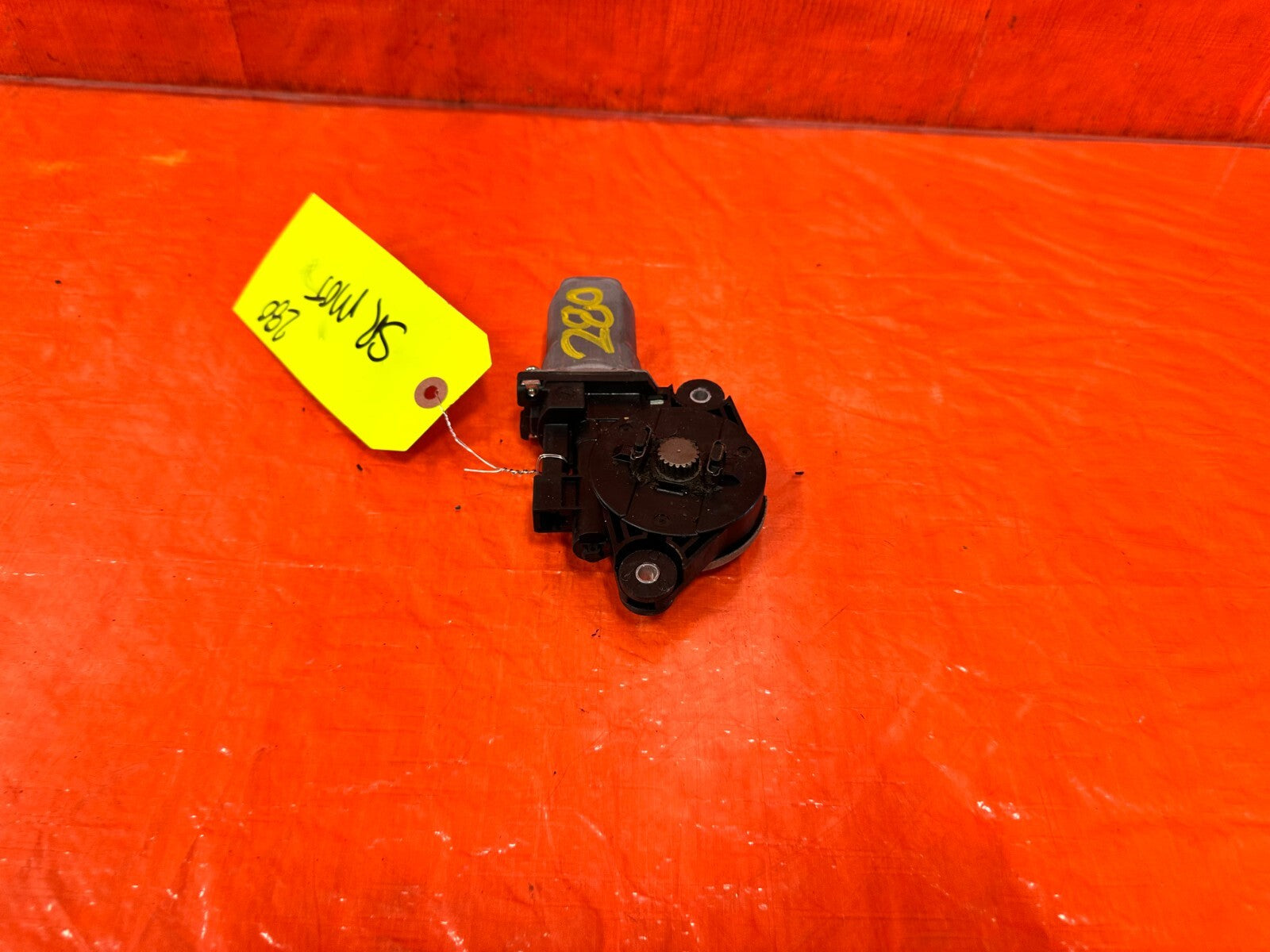 02 06 ACURA RSX   SUNROOF MOONROOF SLIDING ROOF   MOTOR   OEM FACTORY #2802