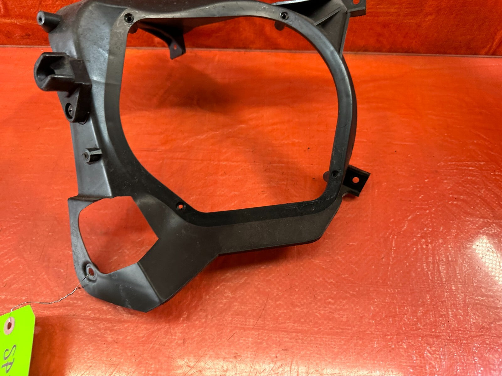 88 91 HONDA CRX   DRIVER LEFT REAR SPEAKER MOUNTING BRACKET PLATIC OEM #2433