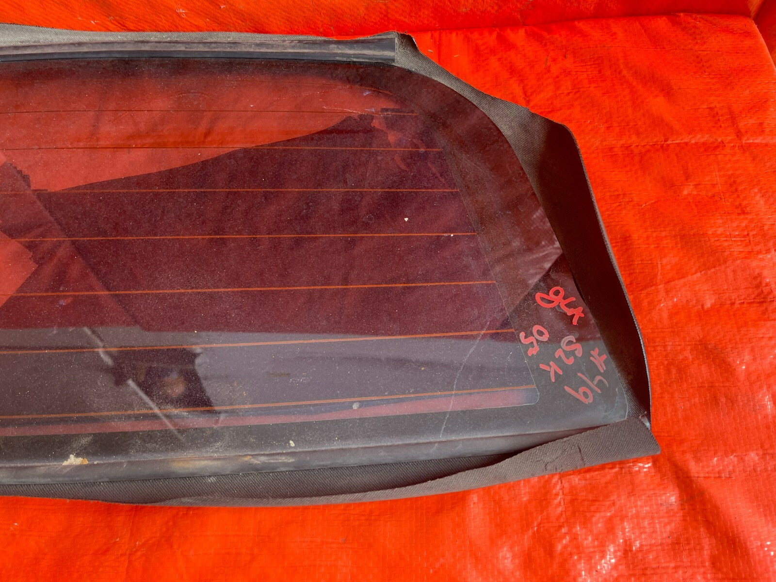 02 09 HONDA S2000   SOFT TOP CONVERTIBLE   GENUINE REAR GLASS W/ HONDA STAMP OEM3