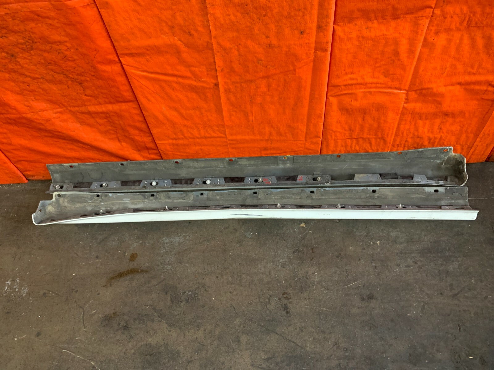 88 94 NISSAN SKYLINE GT R GTR BNR32   SIDE SKIRT SET SKIRTS   OEM OE FACTORY5