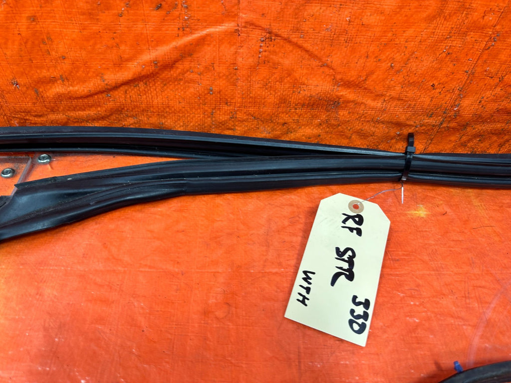 04 08 ACURA TSX RIGHT PASS FRONT DOOR WINDOW WEATHERSTRIP SEAL OEM #3306