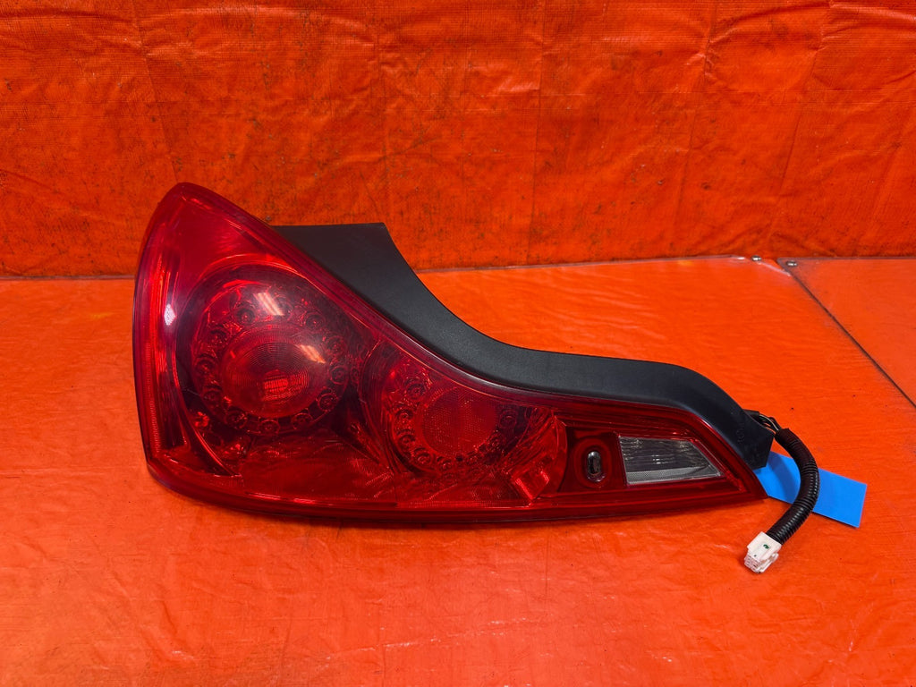08 13 INFINITI G37 COUPE 2D DRIVER LEFT   TAIL LIGHT LAMP W/ HARNESS OEM 3280