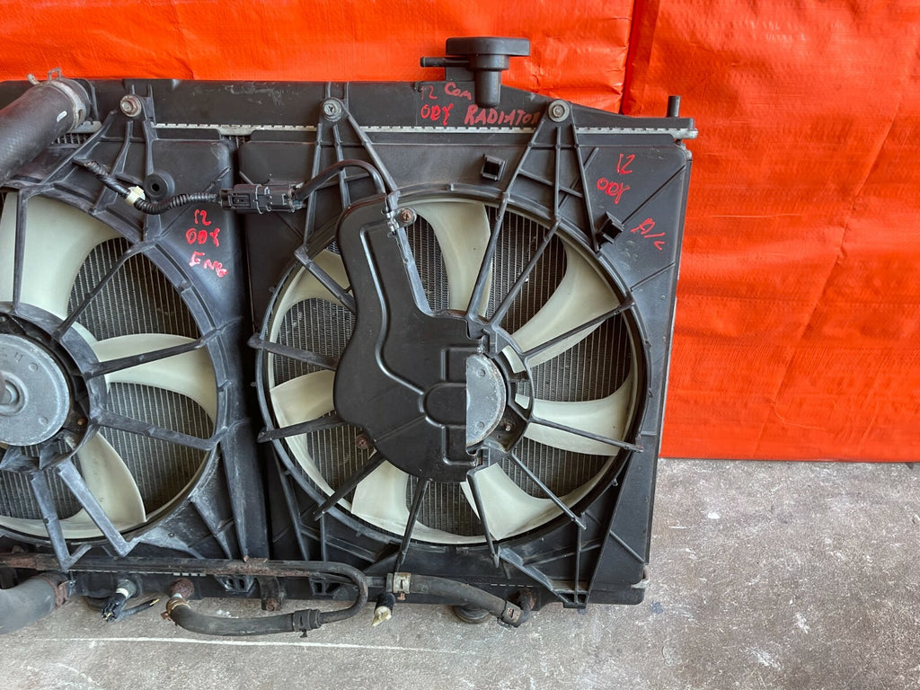 12 14 HONDA ODYSSEY   RADIATOR W/ COOLING FANS MODULES UPPER LOWER HOSES   OEM2