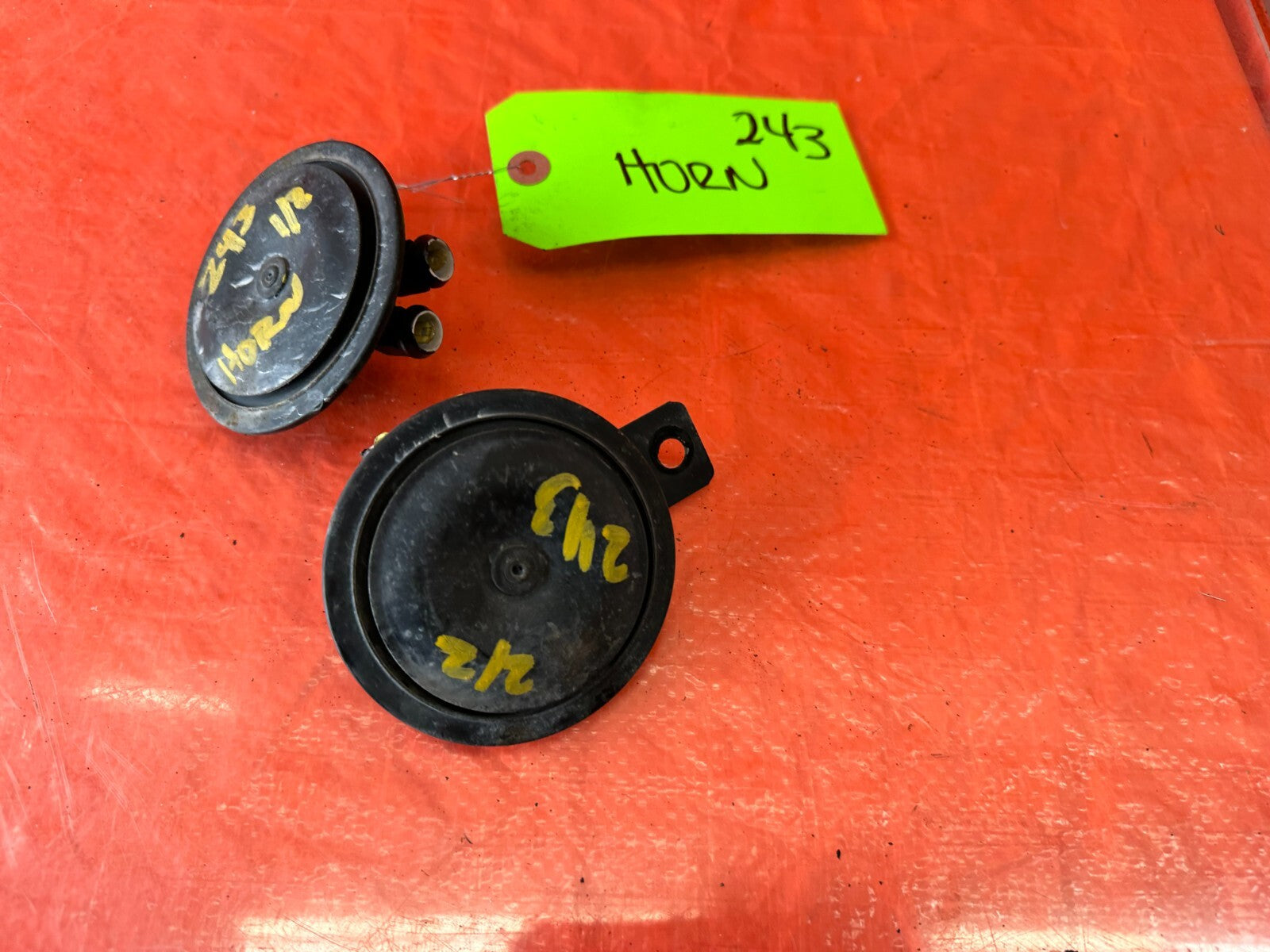 88 89 HONDA CRX DX SI   HORN SET / HIGH AND LOW NOTE HORNS   OEM FACTORY #2432