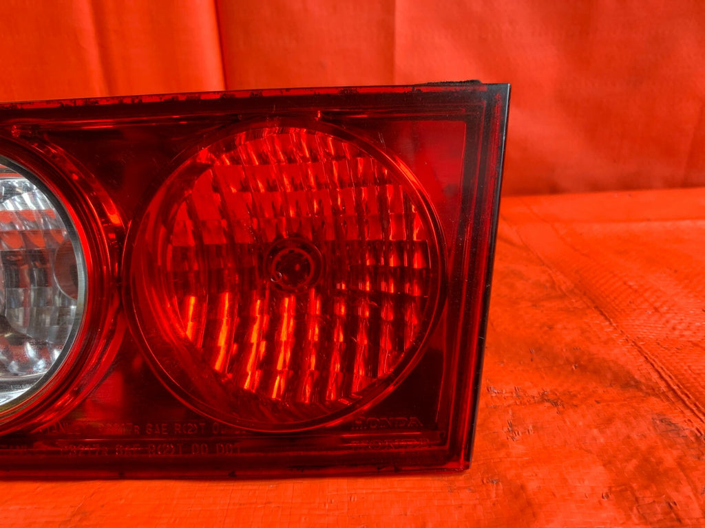 04 05 ACURA TSX   PASSENGER RIGHT INNER TRUNK TAIL LIGHT LAMP   OEM FACTORY OE1