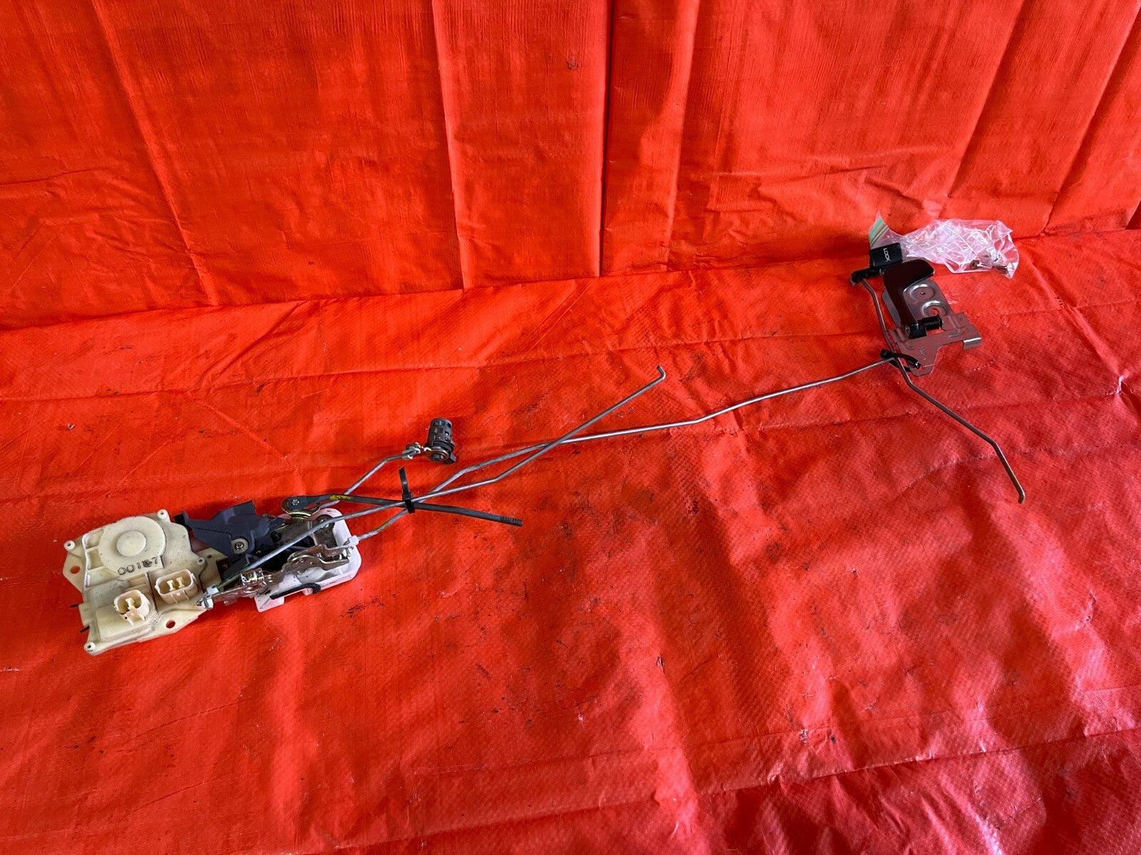 00 03 HONDA S2000   AP1   PASSENGER RIGHT DOOR LOCK ACTUATOR 100% COMPLETE OEM0