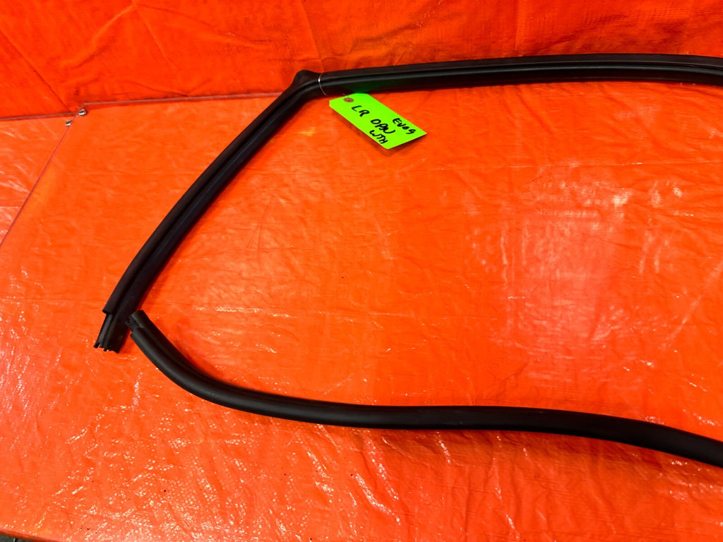 03 06 LANCER EVOLUTION VIII 8 EVO IX 9   LEFT REAR DOOR TO CHASSIS OPEN TRIM8