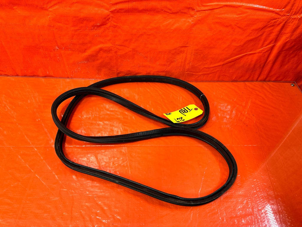 90 97 MAZDA MX 5 MIATA   REAR TRUNK WEATHER STRIP GASKET SEAL   OEM #2670