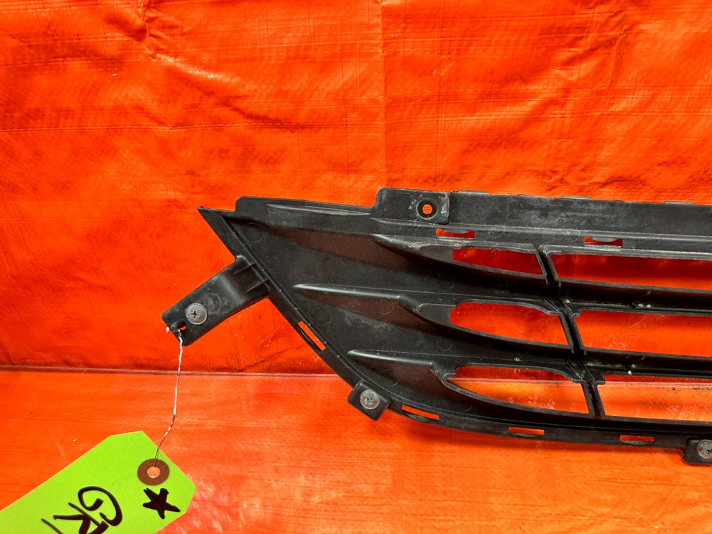 13 16 HYUNDAI GENESIS COUPE   LOWER FRONT BUMPER GRILLE INSERT TRIM PLASTIC OEM11