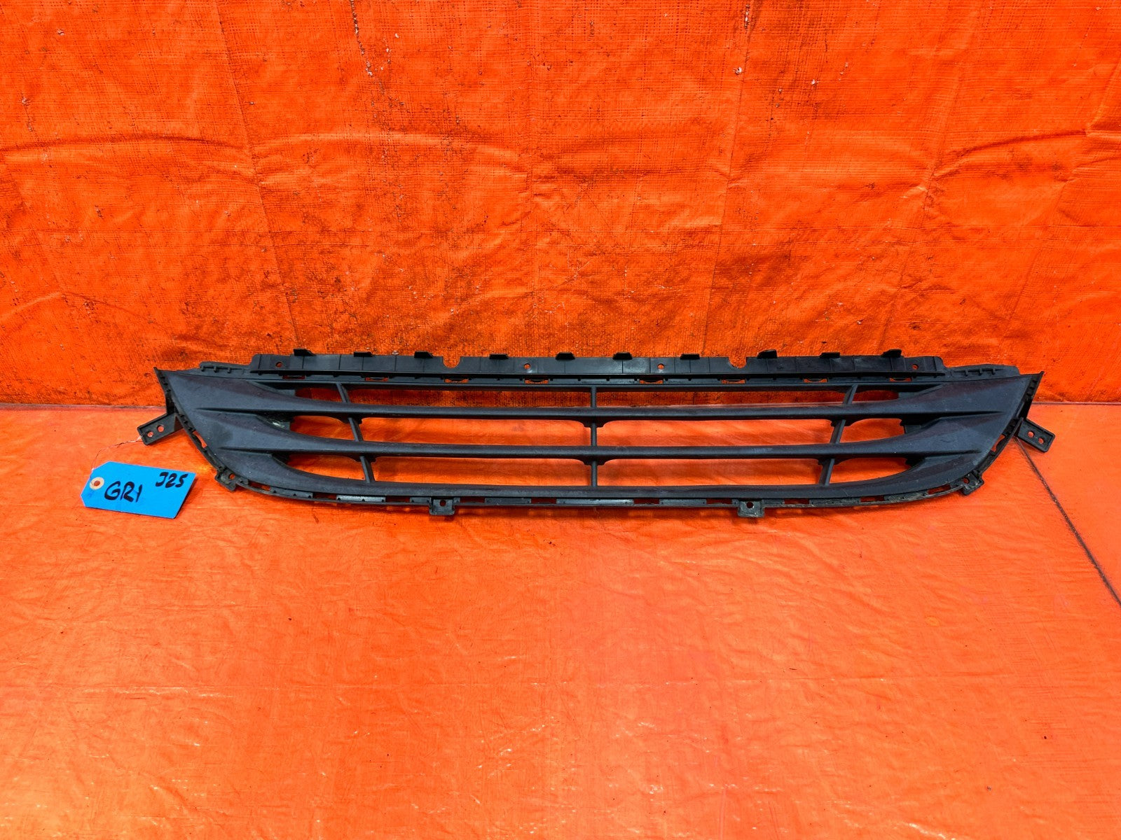 16 HYUNDAI GENESIS COUPE LOWER FRONT BUMPER GRILLE INSERT TRIM PLASTIC OEM 3250