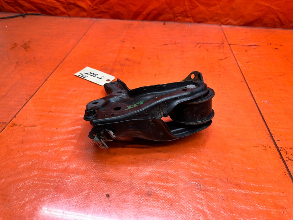 92 96 HONDA PRELUDE H22A MT REAR TRANSMISSION BRACKET OEM #3325
