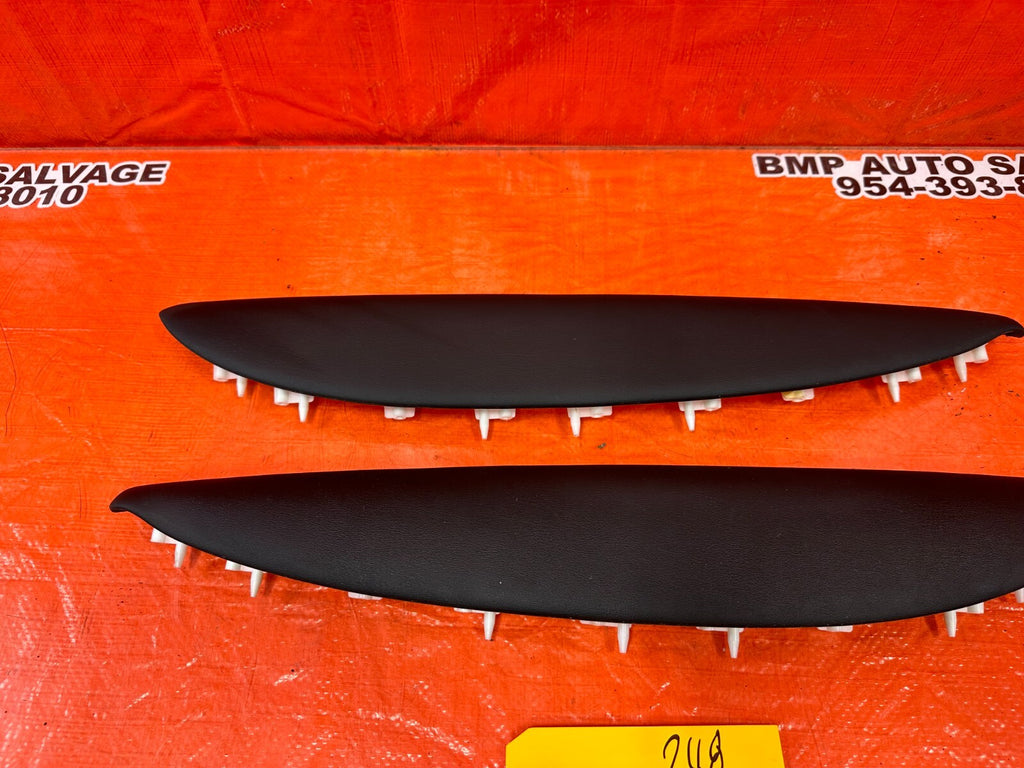 08 15 INFINITI G37 & Q60 COUPE REAR QUARTER PANEL PLASTIC ARM RESTS LH RH OEM 487