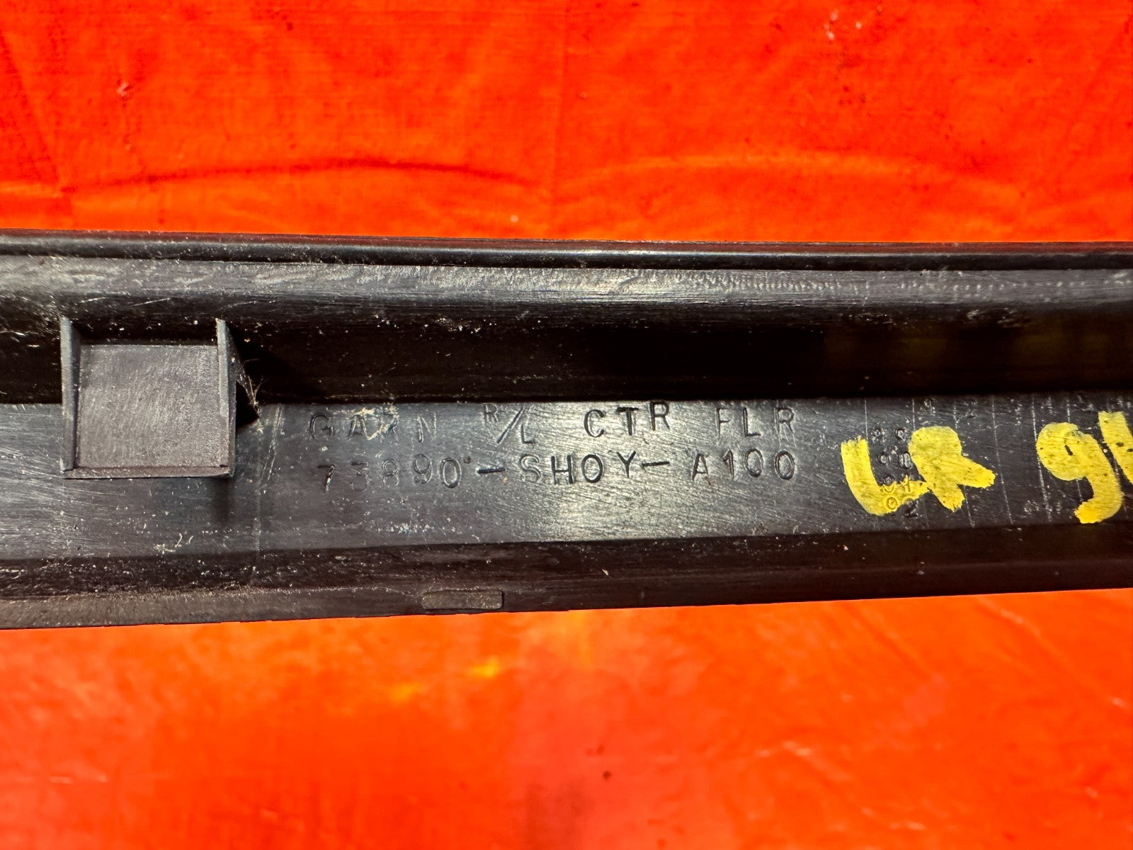 90 91 HONDA CIVIC HATCHBACK   LEFT CENTER PILLAR TRIM    73840 SH0 A10   OEM 32510