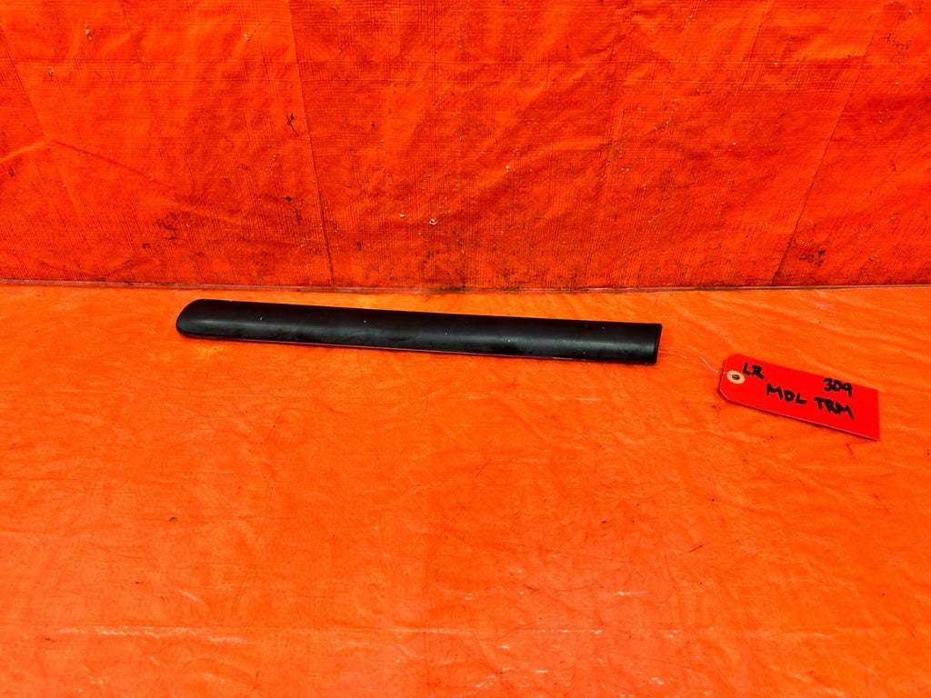 94 01 ACURA INTEGRA 2D   DRIVER LEFT LEFT QUARTER PANEL MOLDING TRIM OEM #3090