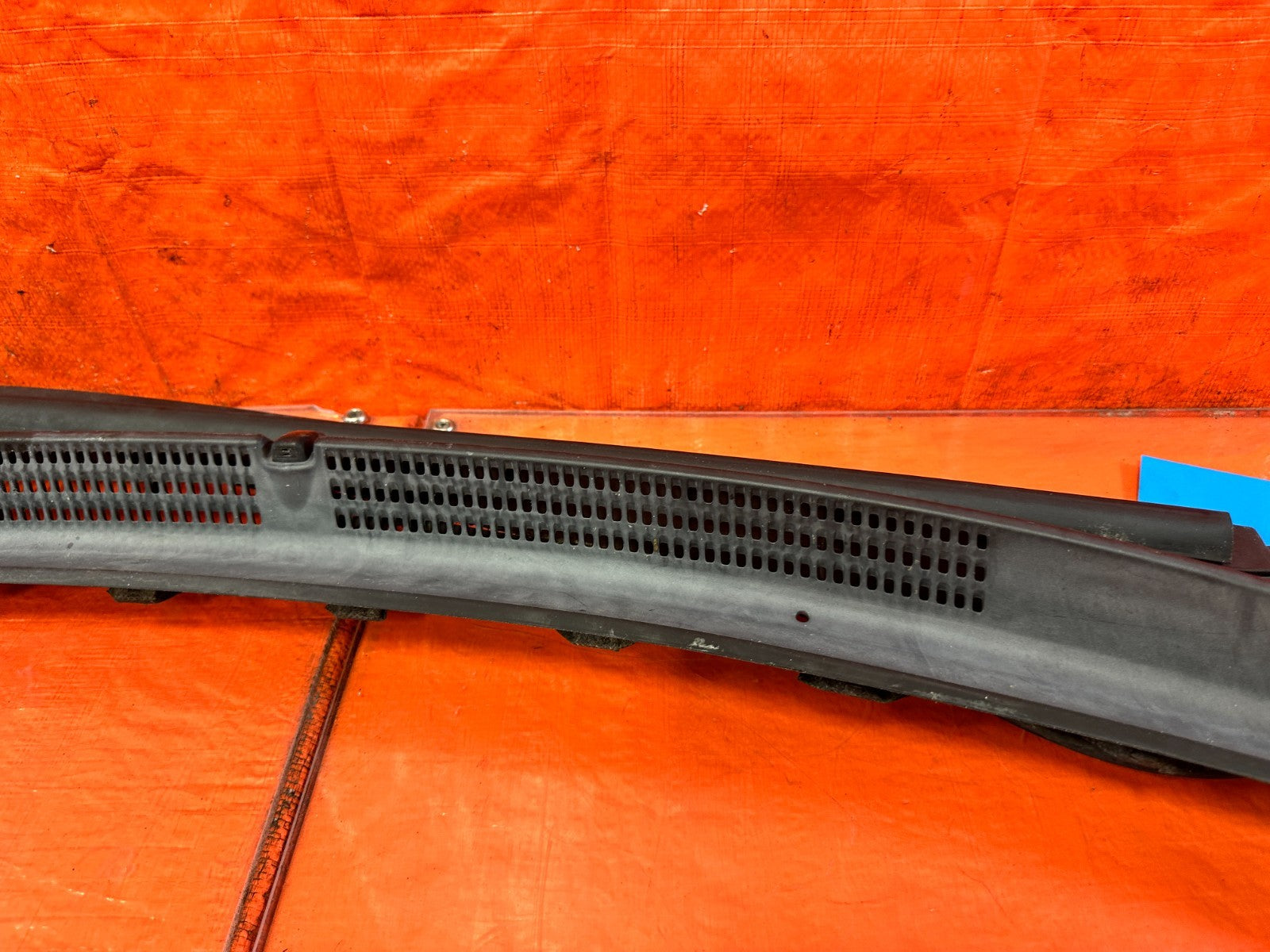 13 16 HYUNDAI GENESIS 2D COUPE   WINDSHIELD WIPER COWL   86150 2M000   OEM #32511