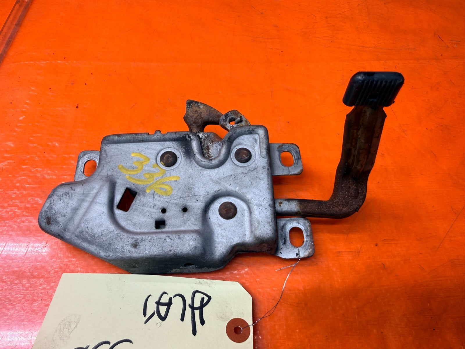 97 01 HONDA PRELUDE 2.2L FRONT HOOD LOCK LATCH CATCH ACTUATOR ASSEMBLY OEM #3365