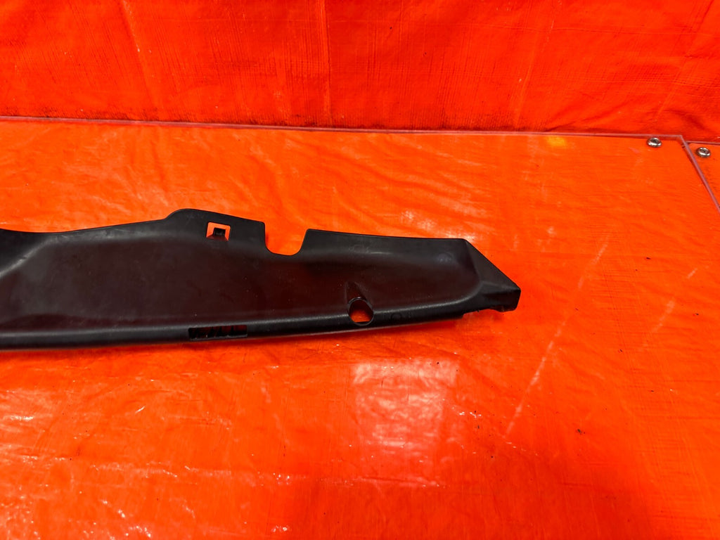 06 11 HONDA CIVIC SI   UNDER HOOD FENDER TRIM   PASSENGER RIGHT SIDE   OEM 2704