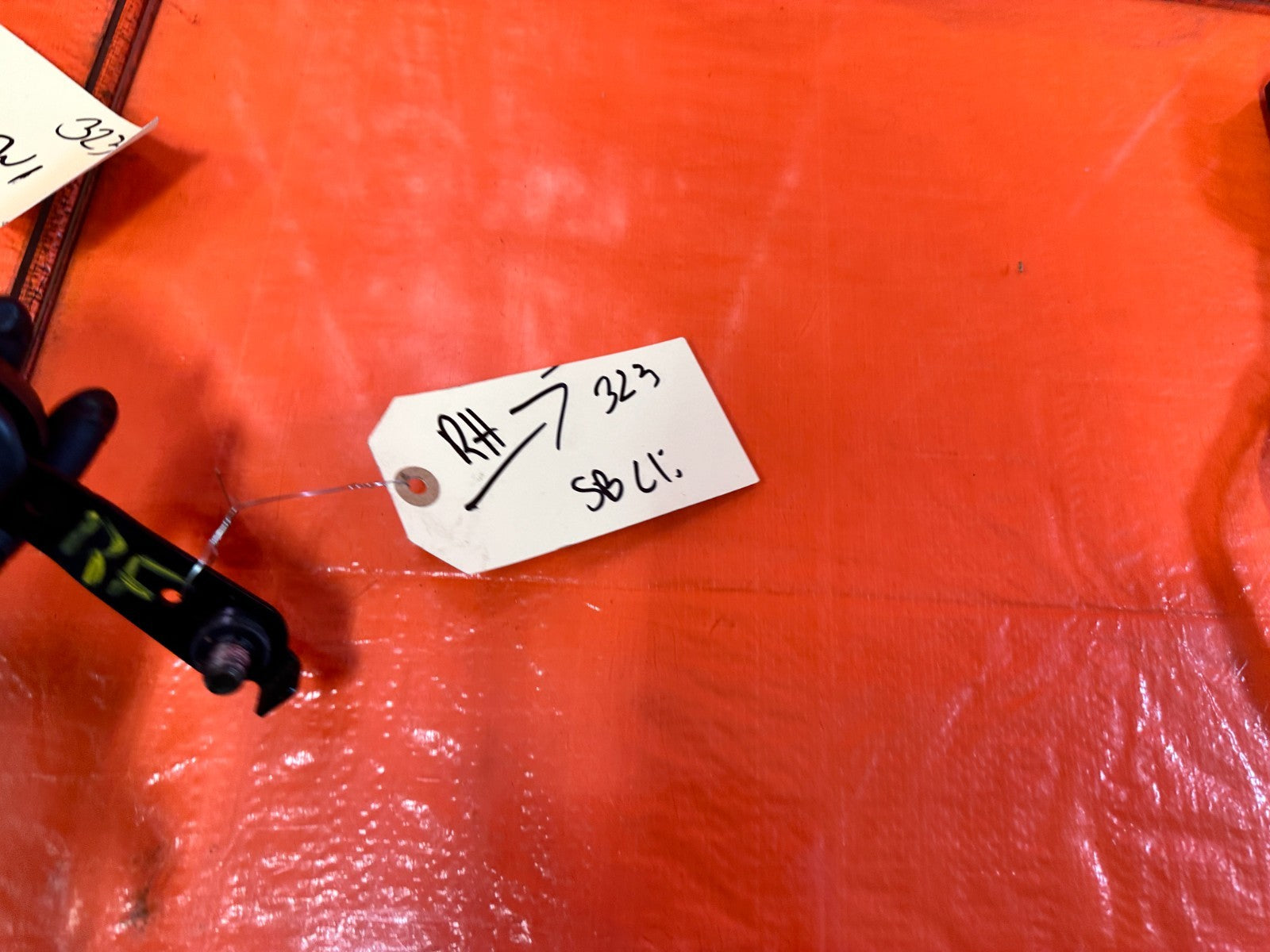 97 01 HONDA PRELUDE   PASSENGER RIGHT FRONT SEAT BELT CLIP BUCKLE   OEM #3237