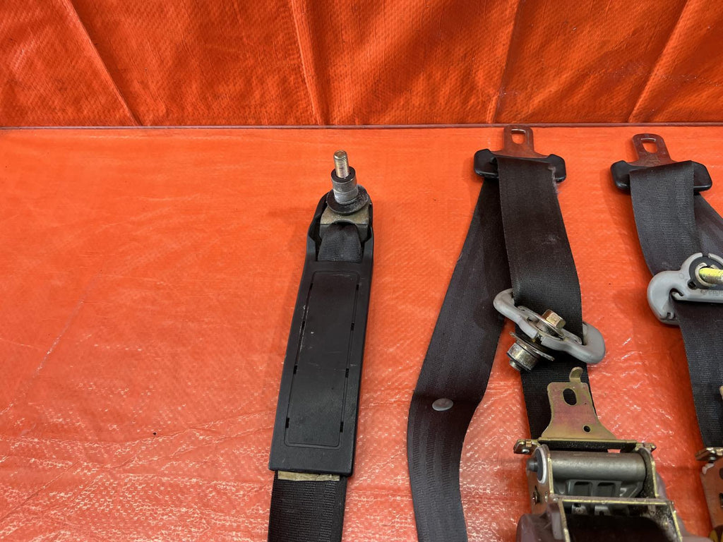 96 00 HONDA CIVIC   HATCHBACK   FRONT SEAT BELT SET LEFT & RIGHT SEAT BELTS OEM 11