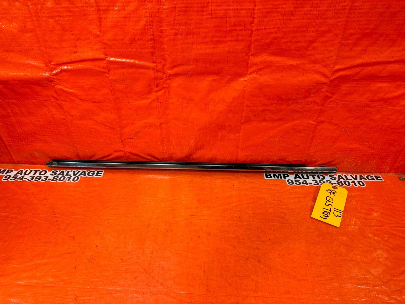 14 20 INFINITI Q50   PASSENGER RIGHT FRONT EXTERIOR WINDOW GLASS TRIM   OEM #1130