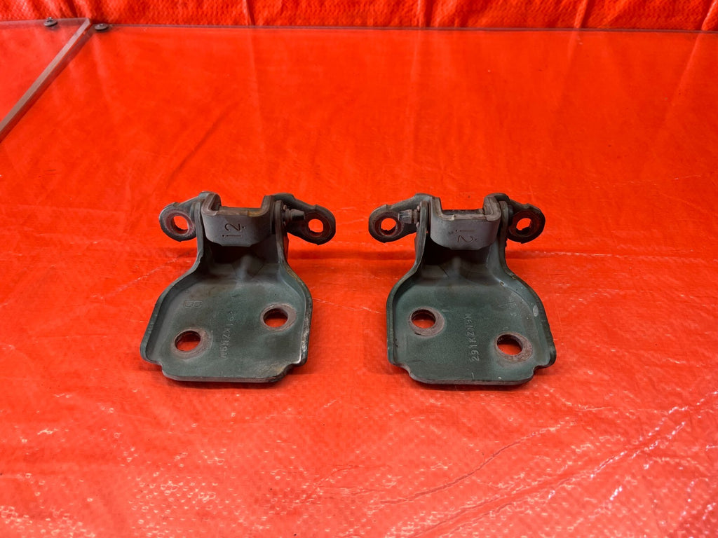 90 00 HONDA CIVIC SEDAN PASSENGER RIGHT FRONT DOOR HINGE SET UPPER LOWER OEM 1450