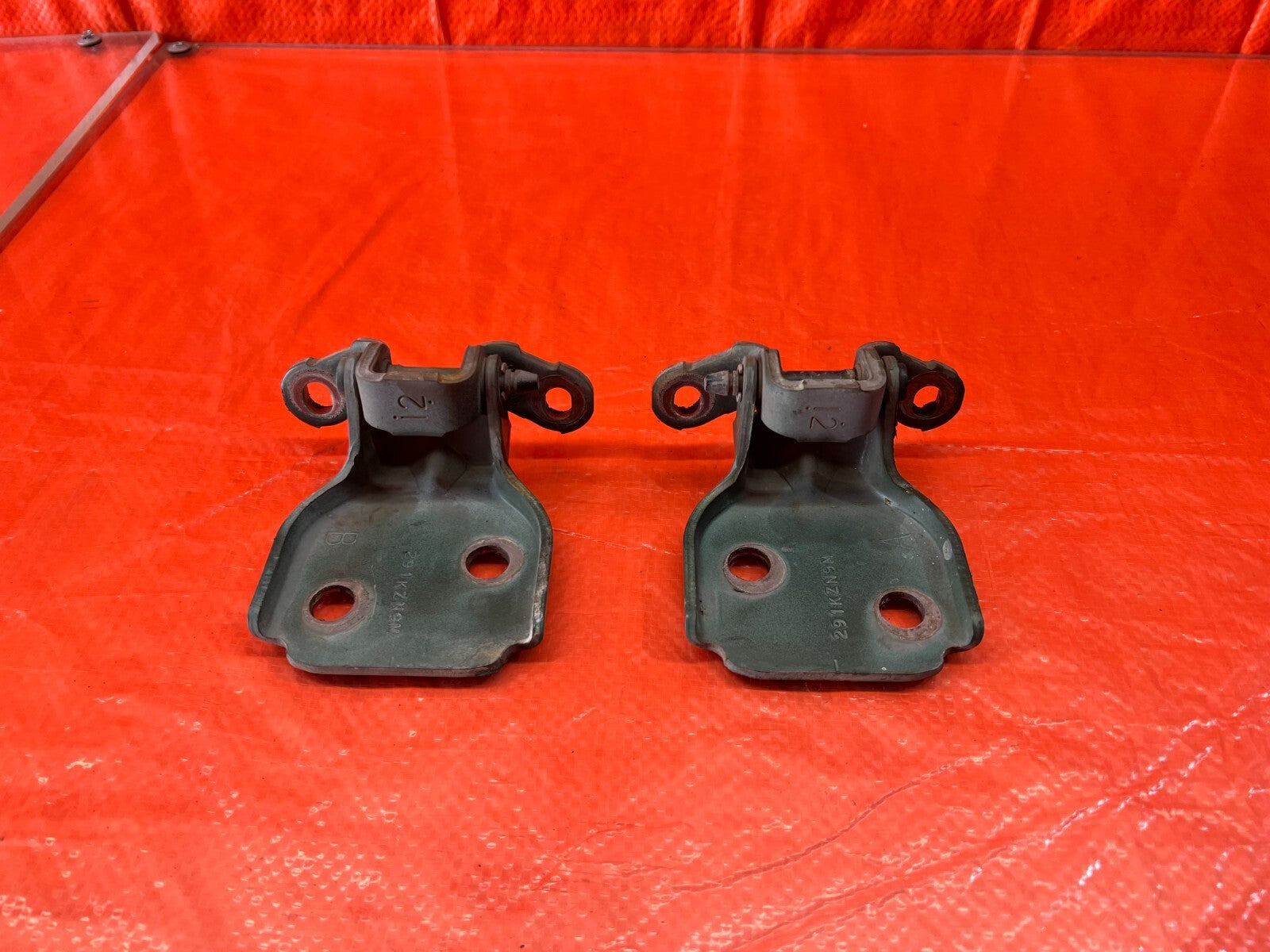 90 00 HONDA CIVIC SEDAN PASSENGER RIGHT FRONT DOOR HINGE SET UPPER LOWER OEM 1450