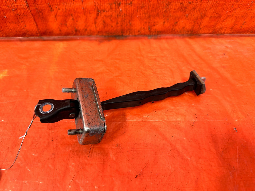 14 20 INFINITI Q50 LEFT OR RIGHT FRONT DOOR CHECKER HINGE ARM STOPPER OEM #3142