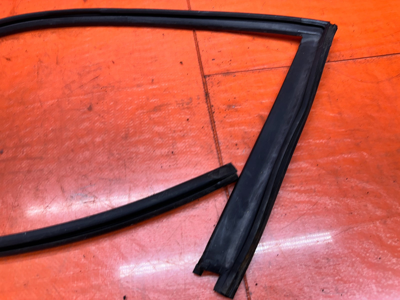 97 01 HONDA PRELUDE 2.2L DRIVER LEFT DOOR WINDOW UPPER WEATHER STRIP OEM #3367