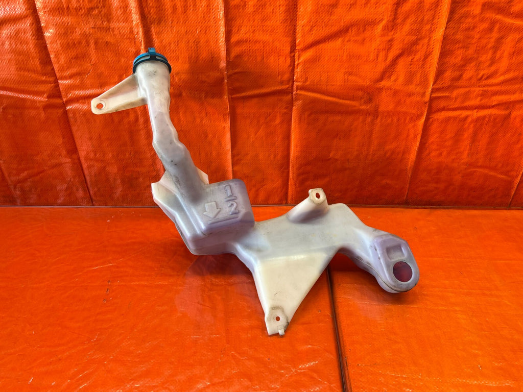 13 18 ACURA RDX BASE   WINDSHIELD WIPER RESERVOIR WIPER TANK W/ MOTOR OEM #1538