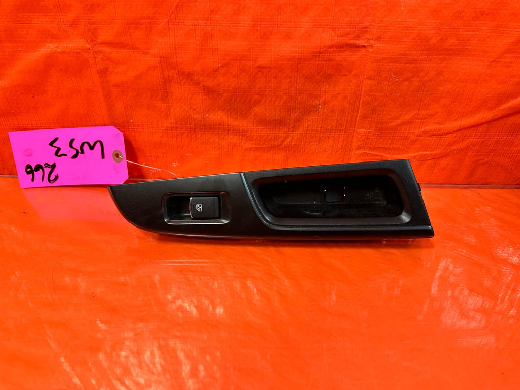 15 21 SUBARU WRX & STI   PASSENGER RIGHT REAR WINDOW SWITCH   OEM 2660