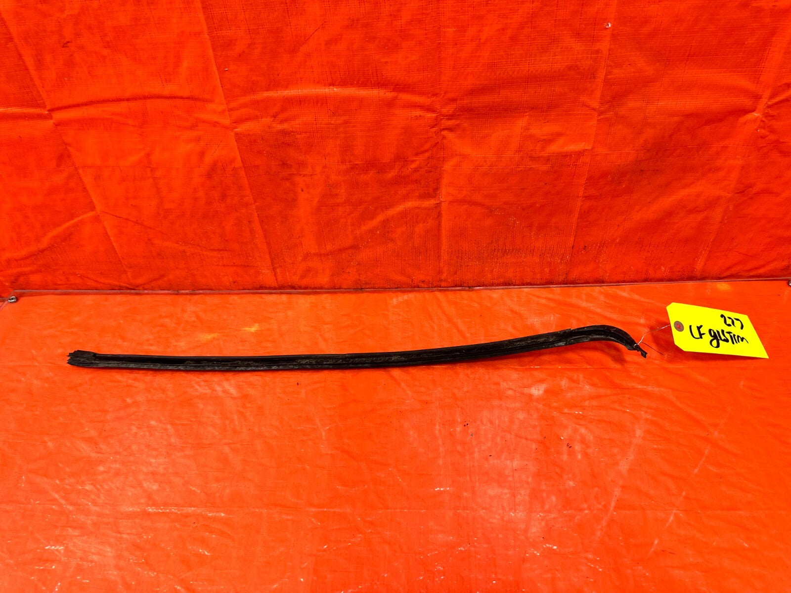 88 91 HONDA CRX   WINDSHIELD TRIM GARNISH MOLDING DRIVER LEFT   OEM #2775
