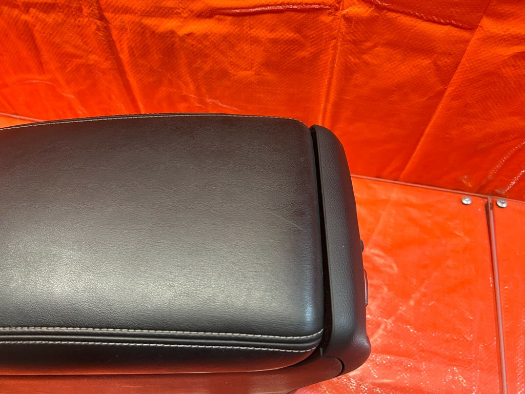 16 20 INFINITI Q50 / 17 20 Q60   ARM REST CENTER CONSOLE   OEM FACTORY OE #964