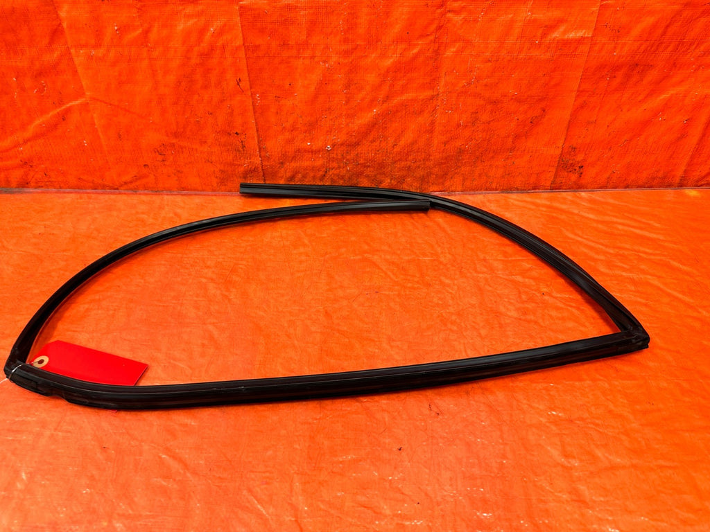 03 05 LANCER EVOLUTION EVO VIII IX 8 9   RIGHT REAR WINDOW RUN CHANNEL OEM #EV91